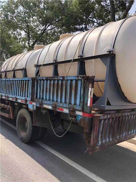 全塑儲存罐發貨中